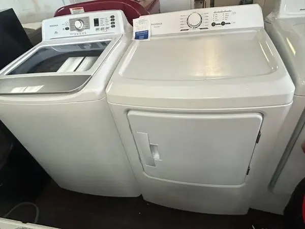 Insignia Set Side by Side Washer and Dryer