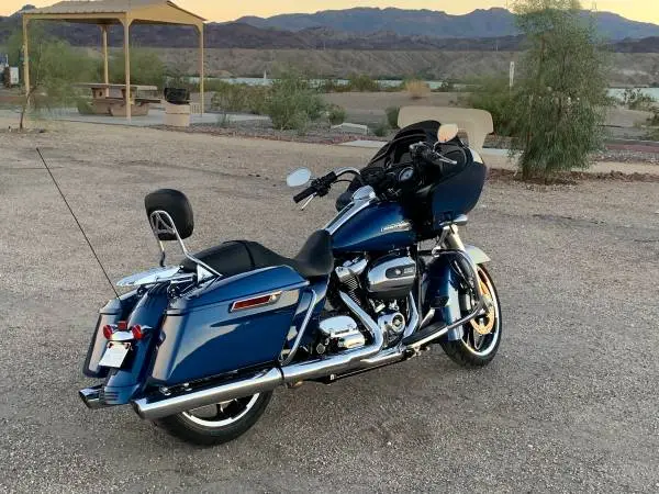 2022 Harley Davidson Road Glide - 800 miles