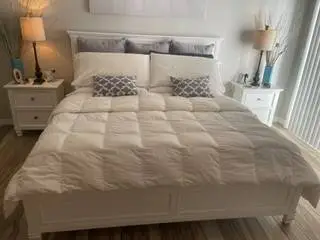 ********EASTERN KING BEDROOM SET FOR SALE*****************************