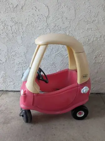 Little tikes cozy coupe