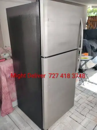 Fridge/Freezer With Ice Maker-Works Great Very Clean Might Deliver