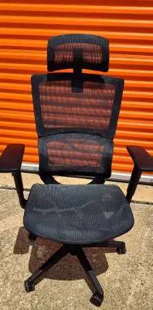 OFFICE CHAIR