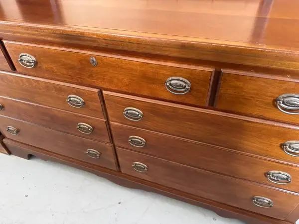 Big Dresser