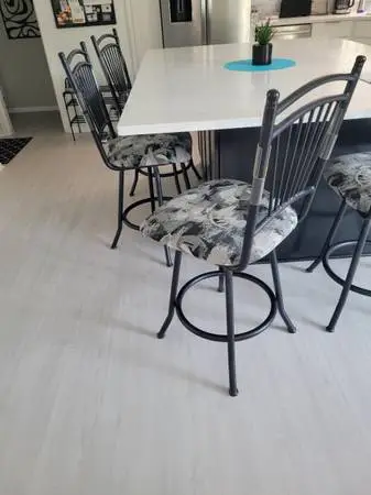 Barstools for a 36 Counter. 25 Seat Height. Black Metal, USA (4)