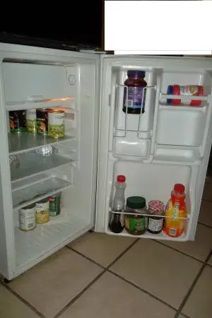 MAGIC CHEF Compact Mini Refrigerator 3.5 Cu.Ft w/Freezer Works GREAT!