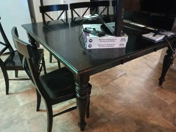Dinner Table ~Costco solid wood, 6 Chairs, leaf can be removed