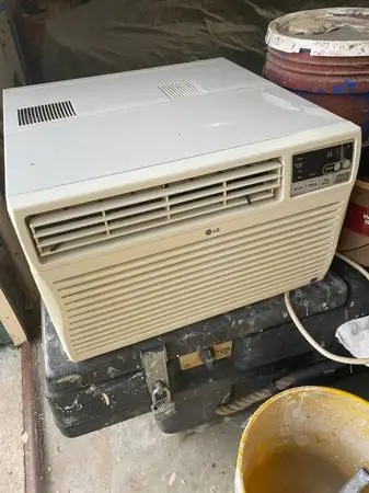 LG 8,000 BTU Air Conditioner 2022  Model