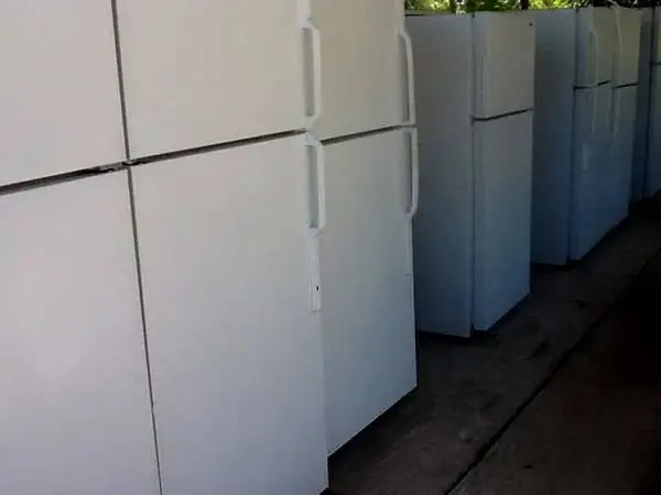 Top bottom style refrigerator