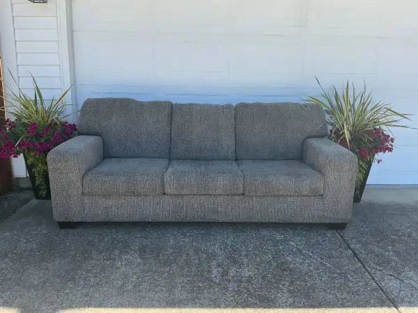 Nice sofa in excellent condition