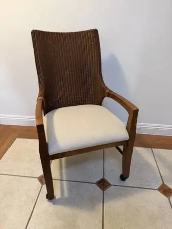 Occasional wicker chair