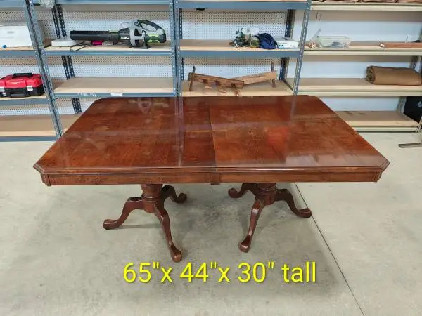 Dinning Table no Chairs