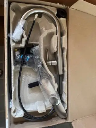 Delta Single Handle Kitchen Faucet - Brand New