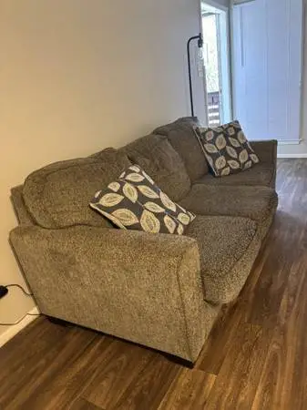 🚨 MOVING SALE – EVERYTHING MUST GO TODAY! 🚨