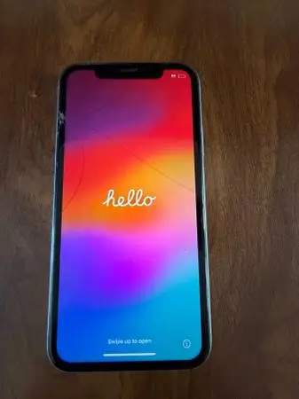 Cracked screen iPhone 10 - 64gb - Verizon