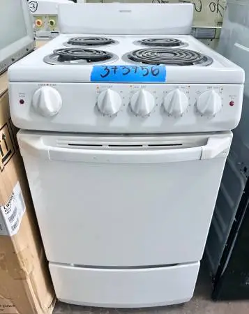 Hotpoint Electric Range , 4 Coil Elements Burners , Bake Broil 20 Inch