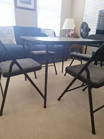 Folding table with 4 chairs