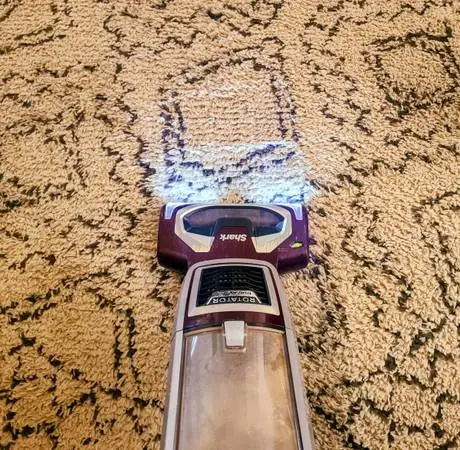 SHARK Rotator Lift-Away TruePet Vacuum w/Attachment