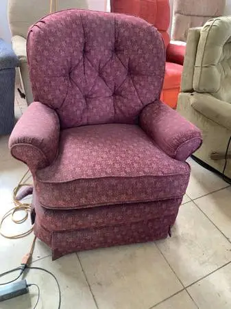 LANE Recliner in Great Condition-Reclines, Rocks, Swivels
