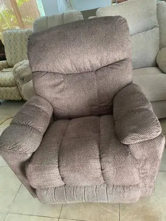 Brown LAZBOY  Recliner in Excellent Condition