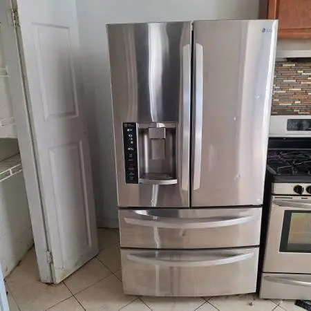Price to sell fast! Wont last. Used good condition Refrigerator