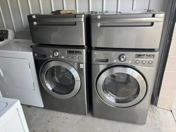 LG Front Load Steam Washer w Electric Dryer w Pedestal/Stands 5yr old