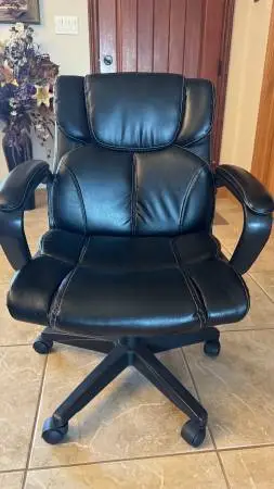 OFFICE CHAIR-GREAT CONDITION