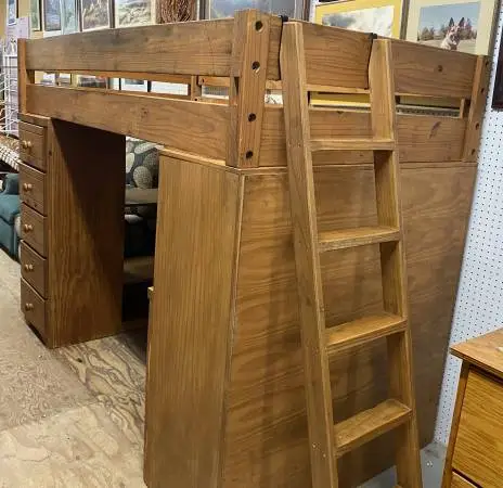 TWIN LOFT BED WITH LADDER