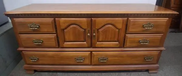 Solid Oak / Maple Dresser