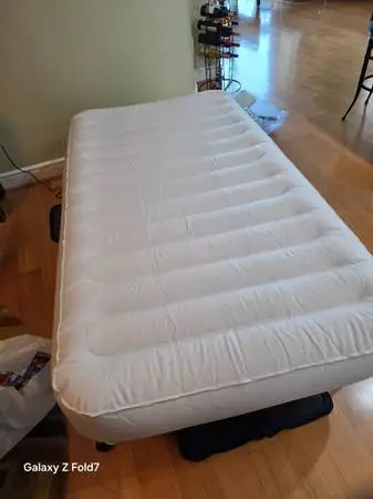 EZ BED - Deluxe automatic inflatable bed