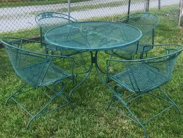 SALTERINI Vintage Wrought Iron Sturdy Patio Table & Spring Chairs