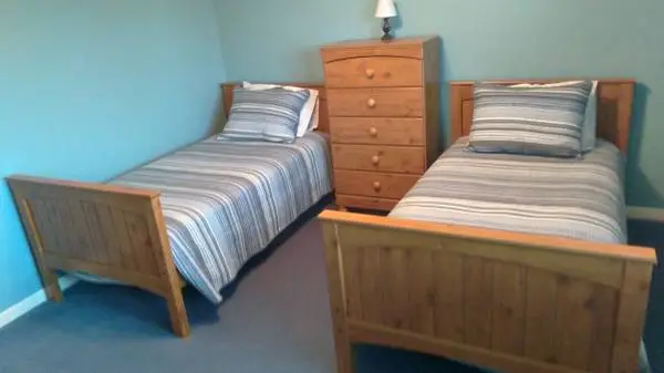 Twin Beds/Bunkbed & Dresser