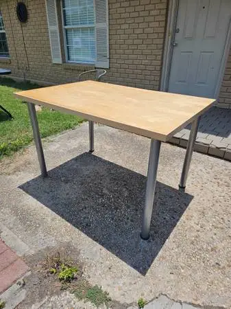 Table / Desk