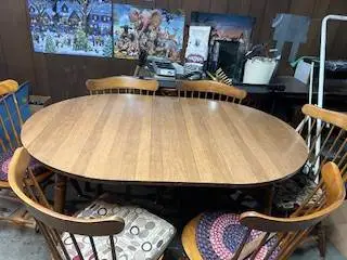 Vintage Table and 6 chairs