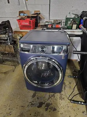 GE Whirlpool top loader with Wi-fi  (for Parts only)