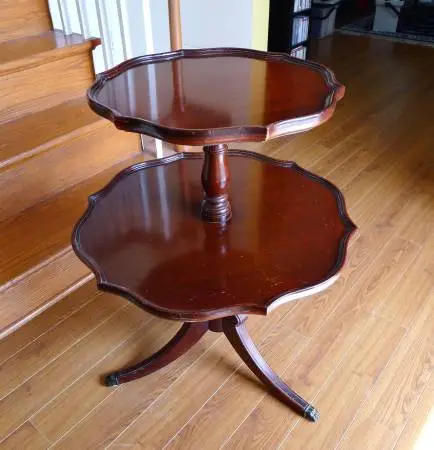 1940s Mahogany Two Tier Round Butlers Dumbwaiter Pie Crust Table