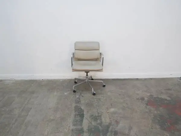 Herman Miller Soft Pad Management Chair in Cream Leather