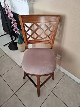Swivel wood high chair