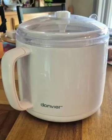 Cuisipro Donvier 1-Quart Manual Ice Cream Maker - Excellent