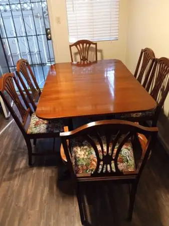 Duncan Phyfe Table & Chairs