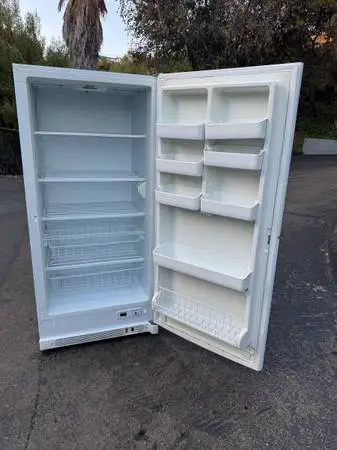 21 cubic upright freezer (free local delivery)