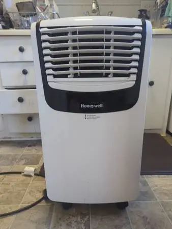 Honeywell 9,000 BTU Compact Portable Air Conditioner AC - Great Shape!