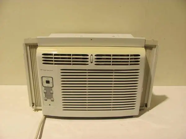 Frigidaire 5000 BTU window room air conditioner AC with side fins