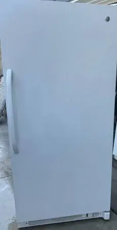 21 Cu Ft Upright Freezer GE
