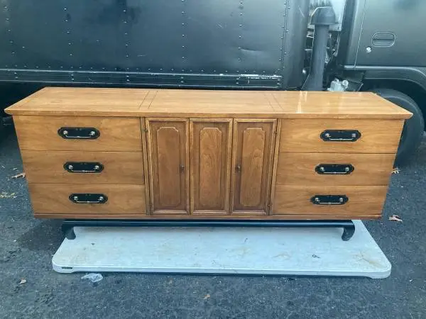 American of Martinsville Dresser/Credenza/Media center Mid Century Modern