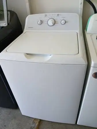 Hotpoint white top load washer