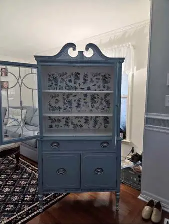 Vintage Chippendale Hutch