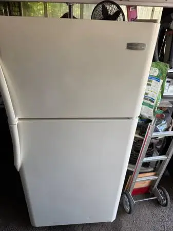 Refrigerator