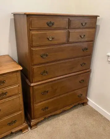 High End Solid Maple Kling Colonial Bedroom Set at Creative Bargains