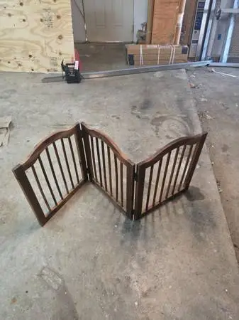 Wooden gate for pet/baby gate