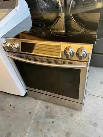 Samsung 30 Inch Slide-In Electric Range with 5 Radiant Elements, 5.8